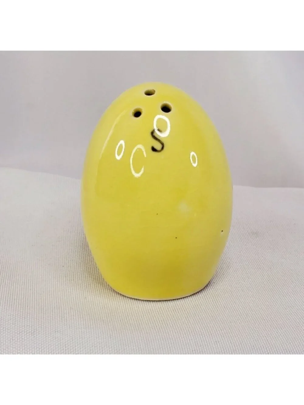 VTG Yellow Egg Ceramic Salt Shaker With Cork Stopper 2.25